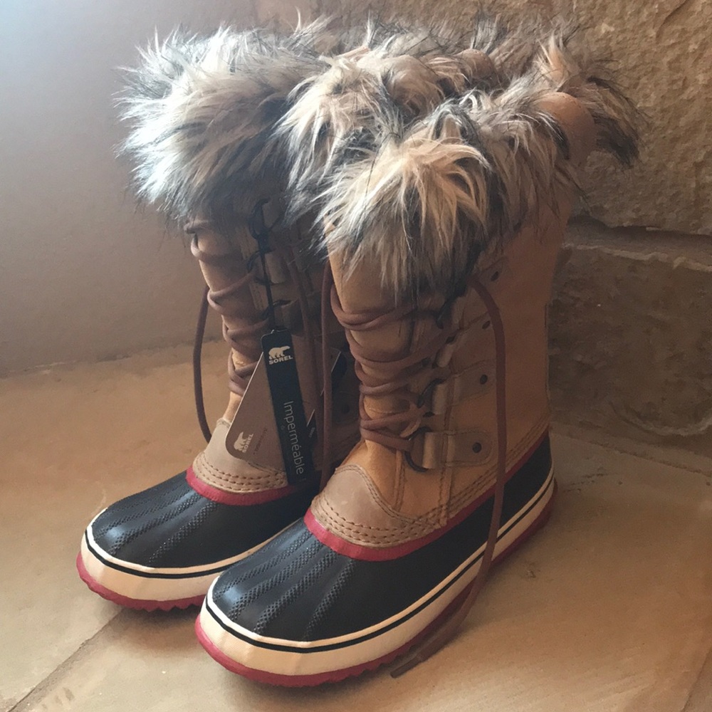 SOREL WOMEN’S JOAN OF ARCTIC BOOT